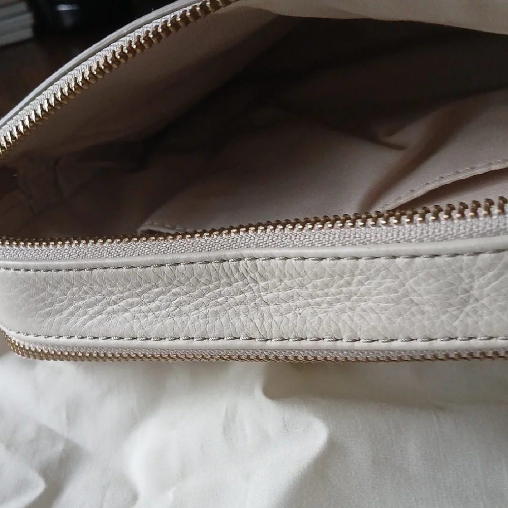 Fossil Leather Sydney Crossbody Bag - Picture 7 of 9